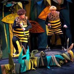 Sobotní divadlo - Příhody včelích medvídků