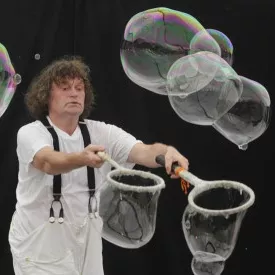 Duhové bubliny a jiné klauniády